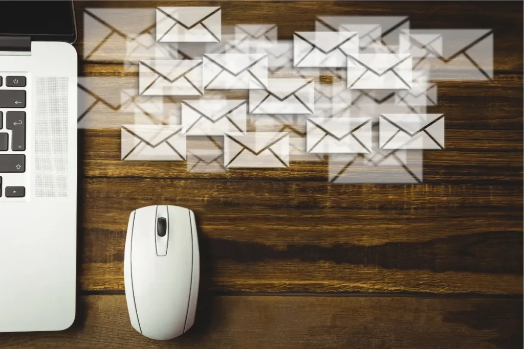 Comment s'adresser à un avocat par mail : guide pratique